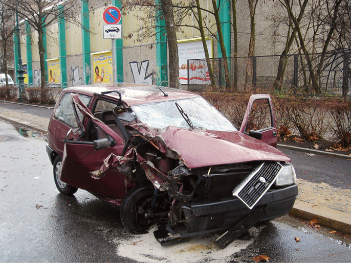 Crash Cars —@Götz Holborn